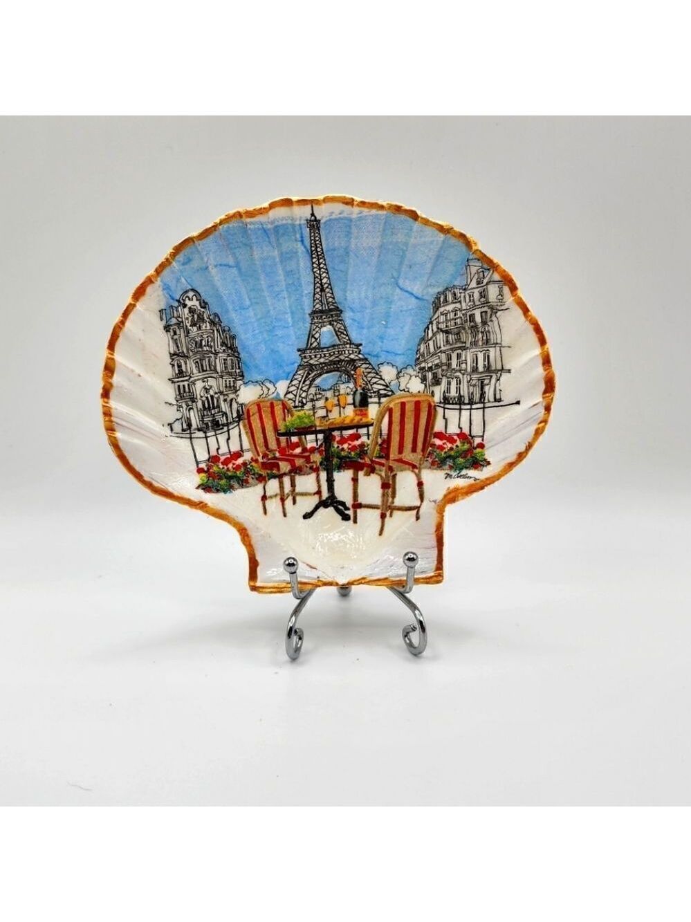Decoupage Scalloped shell Cafe near the Eiffel Tower